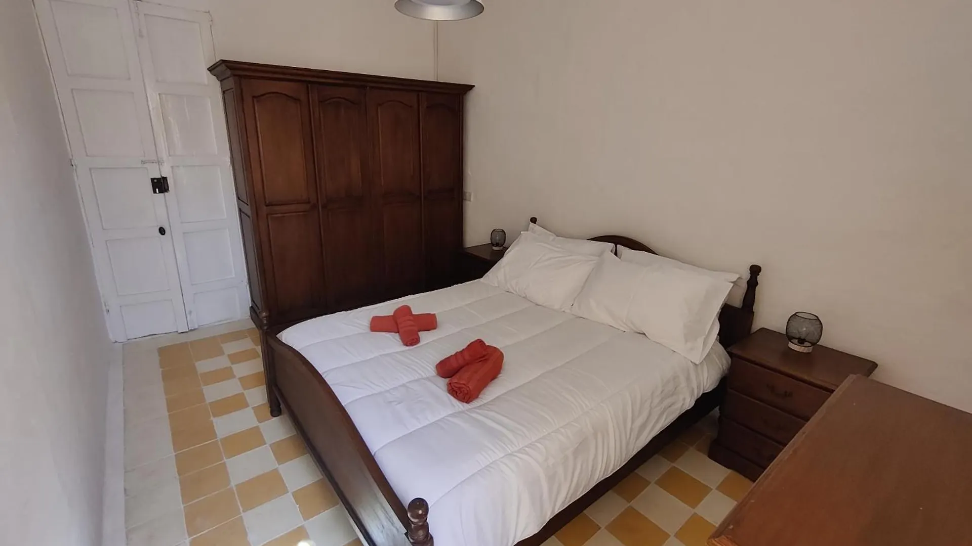 Peaceful Traditional Maltese Townhouse Luqa Malta