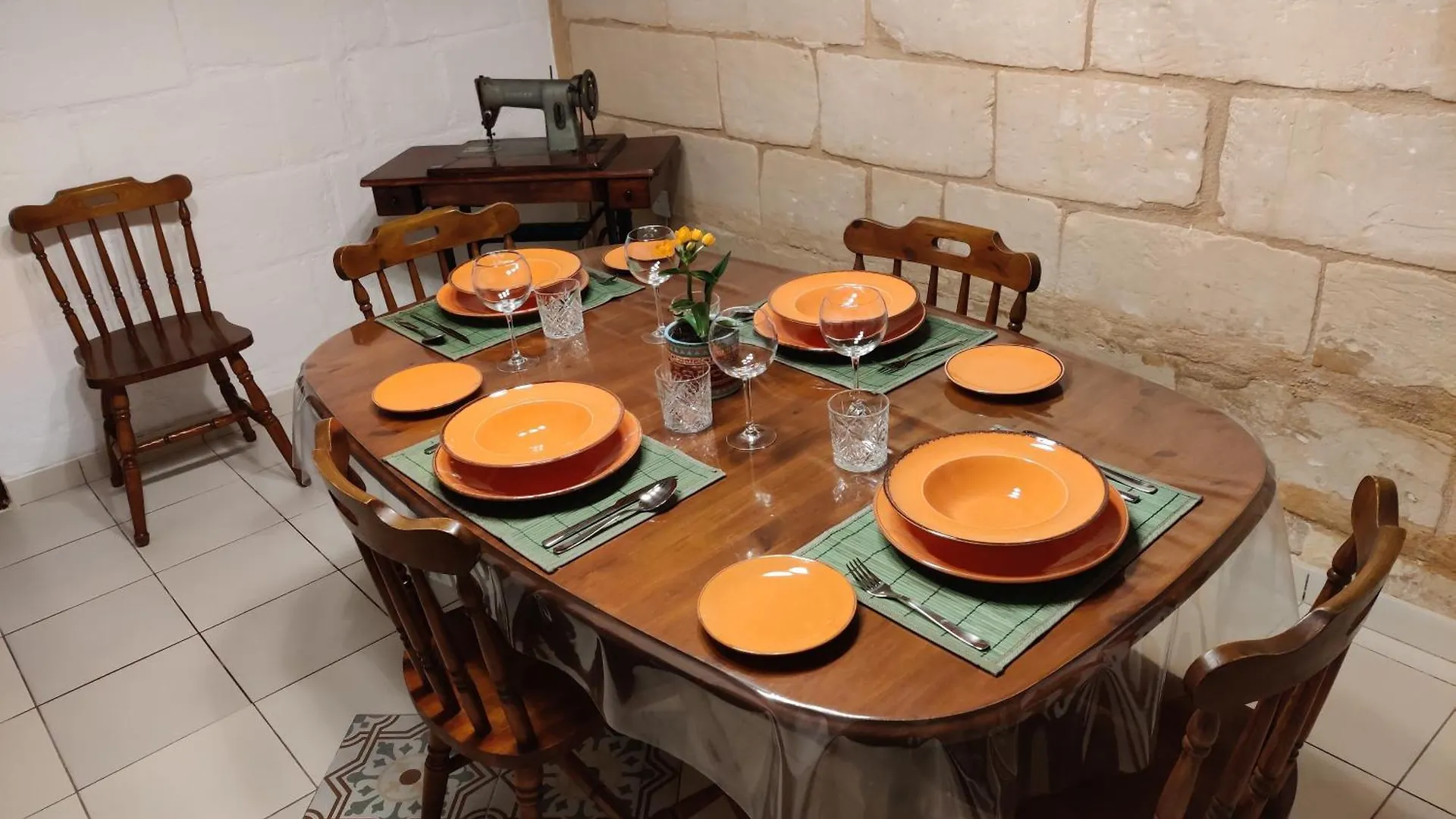 Peaceful Traditional Maltese Townhouse Luqa